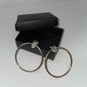 Metal hoop earring’s
